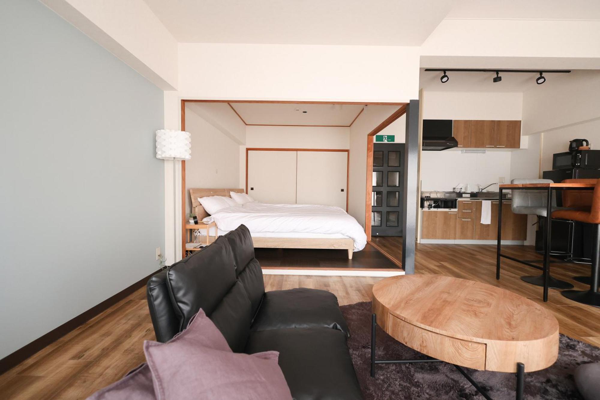 River West Apartment *
